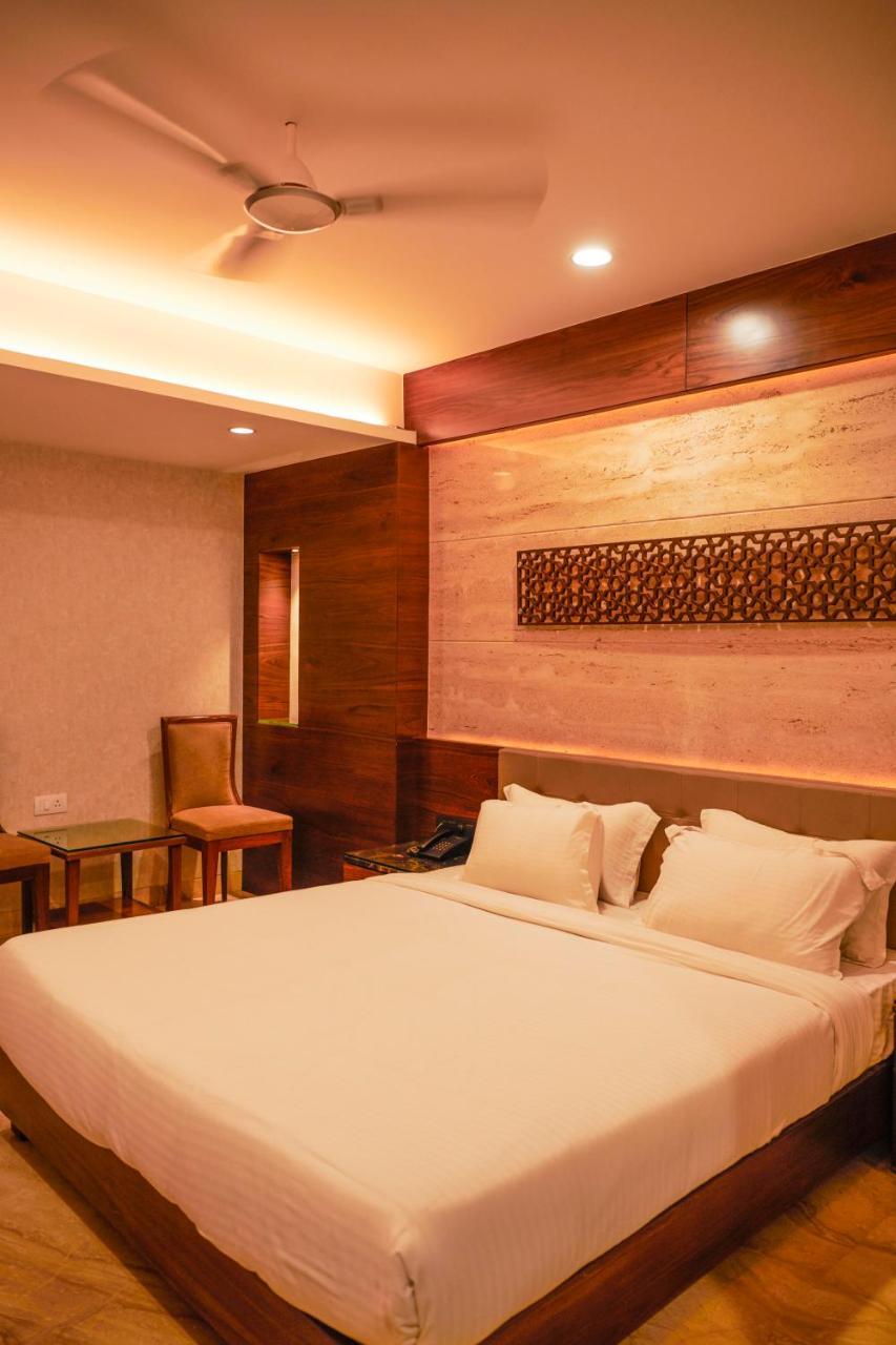 The Atithi Niwas Hotel Indore Exterior photo