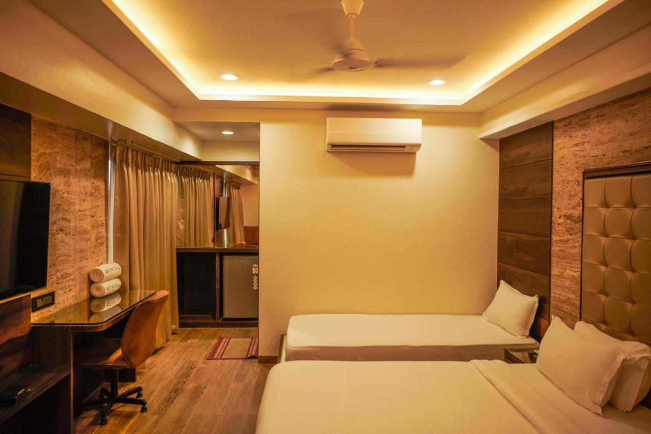 The Atithi Niwas Hotel Indore Exterior photo